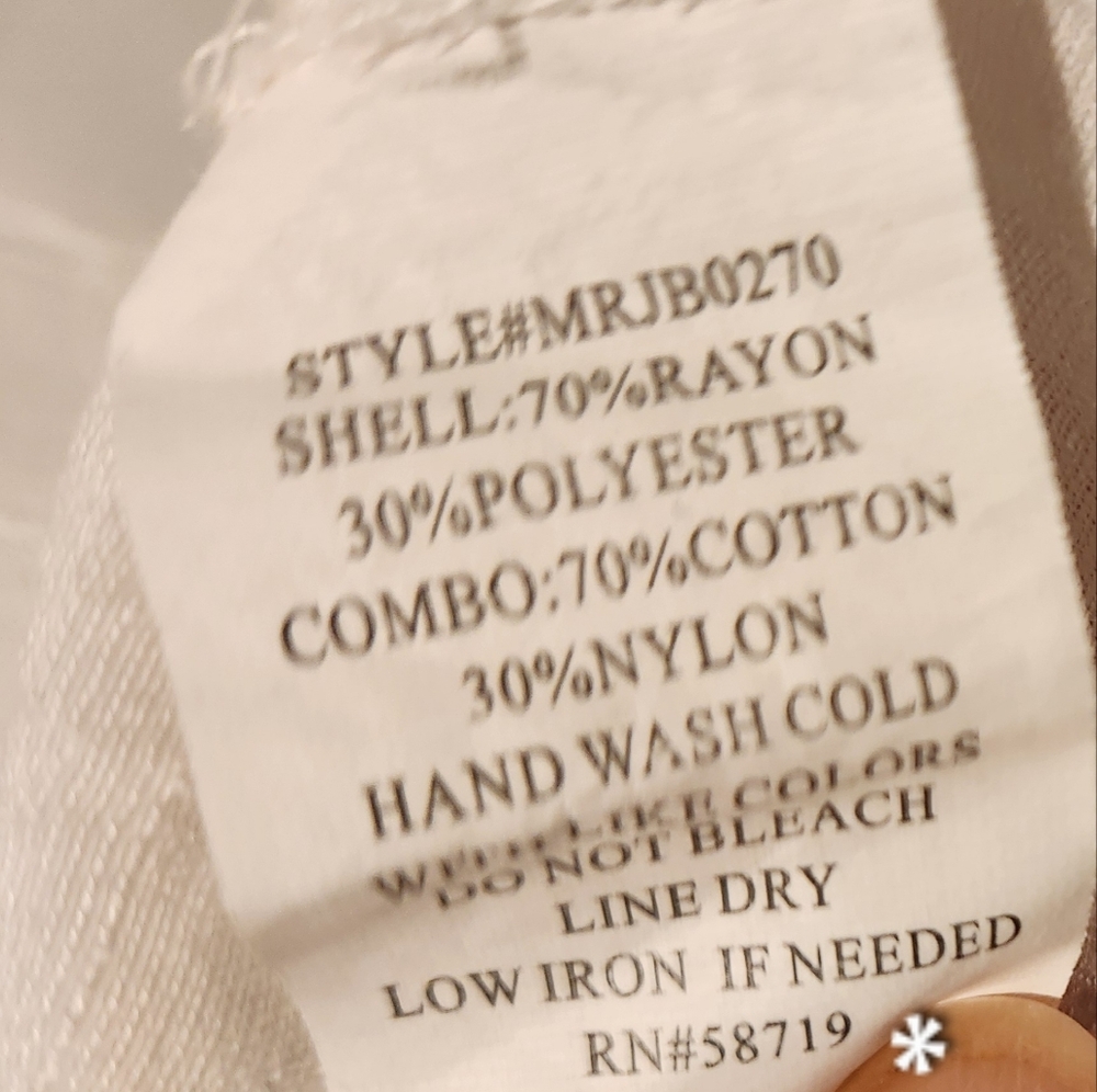 Notations White Crochet Yoke Button-Front Blouse- Large - Picture 5 of 5